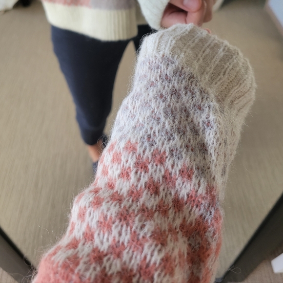 Abercrombie & Fitch Plaid Crew Sweater Pink Patter Size S Women's - Picture 8 of 11